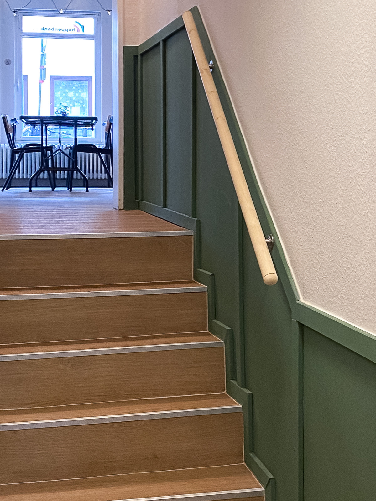 Treppe von der Küche zur Teestube